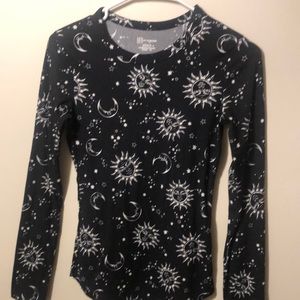 Size Small, stretchy women’s shirt